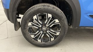 Used 2022 Renault Kiger RXZ 1.0 Turbo MT Petrol Manual tyres RIGHT REAR TYRE RIM VIEW