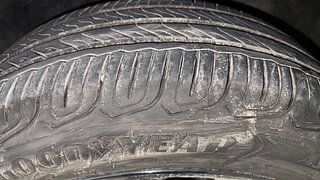 Used 2023 Tata Altroz XZA+ Dark Edition Petrol Automatic tyres RIGHT FRONT TYRE TREAD VIEW