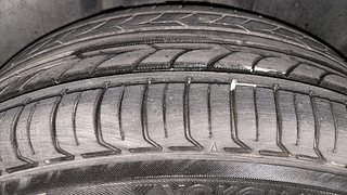 Used 2015 Skoda Rapid [2011-2016] Ambition 1.6 MPI MT Petrol Manual tyres RIGHT REAR TYRE TREAD VIEW
