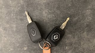 Used 2021 Renault Kwid RXL 1.0 SCE Petrol Manual extra CAR KEY VIEW