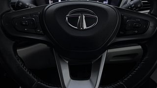 Used 2022 Tata Altroz XZA+ DT Petrol Automatic top_features Airbags