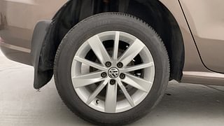 Used 2018 Volkswagen Ameo [2017-2020] Highline Plus 1.5L AT (D) Diesel Automatic tyres RIGHT REAR TYRE RIM VIEW