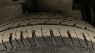 Used 2013 Maruti Suzuki Swift [2011-2017] VXi Petrol Manual tyres RIGHT FRONT TYRE TREAD VIEW
