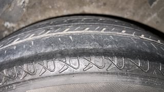 Used 2013 Hyundai i20 [2012-2014] Magna 1.2 Petrol Manual tyres RIGHT REAR TYRE TREAD VIEW