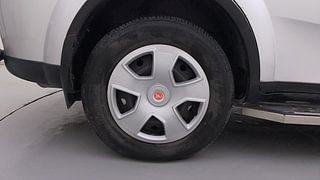Used 2015 Mahindra XUV500 W6 Diesel Manual tyres RIGHT REAR TYRE RIM VIEW