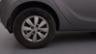 Used 2014 Hyundai i20 [2012-2014] Sportz 1.4 CRDI Diesel Manual tyres RIGHT REAR TYRE RIM VIEW