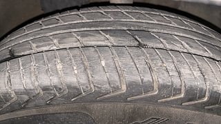 Used 2017 Renault Kwid [2015-2019] 1.0 RXT AMT Opt Petrol Automatic tyres RIGHT FRONT TYRE TREAD VIEW