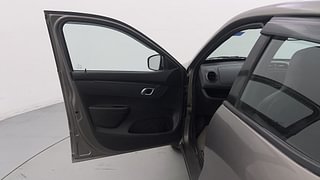 Used 2019 Renault Kwid [2015-2019] 1.0 RXT AMT Opt Petrol Automatic interior LEFT FRONT DOOR OPEN VIEW