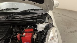 Used 2013 Maruti Suzuki Swift [2011-2017] VXi Petrol Manual engine ENGINE LEFT SIDE HINGE & APRON VIEW