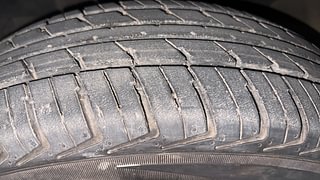 Used 2017 Renault Kwid [2017-2019] CLIMBER 1.0 Petrol Manual tyres LEFT FRONT TYRE TREAD VIEW
