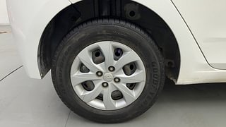 Used 2015 Hyundai Elite i20 [2014-2018] Magna 1.2 Petrol Manual tyres RIGHT REAR TYRE RIM VIEW