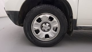 Used 2015 Renault Duster [2012-2015] RxL Petrol Petrol Manual tyres LEFT FRONT TYRE RIM VIEW