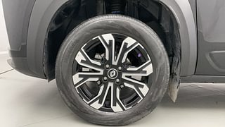 Used 2023 Renault Kiger RXZ MT Petrol Manual tyres LEFT FRONT TYRE RIM VIEW