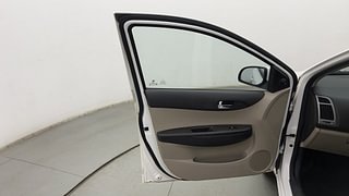 Used 2013 Hyundai i20 [2012-2014] Magna 1.2 Petrol Manual interior LEFT FRONT DOOR OPEN VIEW