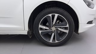 Used 2022 Tata Altroz XZA+ DT Petrol Automatic tyres RIGHT FRONT TYRE RIM VIEW