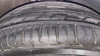 Used 2015 Skoda Rapid [2011-2016] Ambition 1.6 MPI MT Petrol Manual tyres RIGHT FRONT TYRE TREAD VIEW