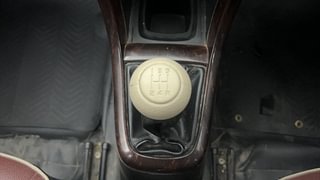 Used 2018 Maruti Suzuki Ertiga [2015-2018] VXI Petrol Manual interior GEAR  KNOB VIEW