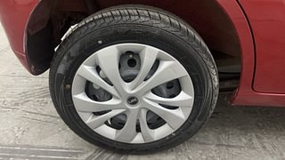 Used 2016 Maruti Suzuki Wagon R 1.0 [2010-2019] VXi Petrol Manual tyres RIGHT REAR TYRE RIM VIEW