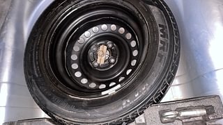 Used 2013 Honda Amaze [2013-2016] 1.2 VX AT i-VTEC Petrol Automatic tyres SPARE TYRE VIEW