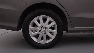 Used 2015 Honda Mobilio [2014-2017] V Petrol Petrol Manual tyres RIGHT REAR TYRE RIM VIEW