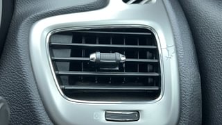 Used 2017 JEEP Compass [2017-2021] Longitude (O) 2.0 Diesel Diesel Manual top_features Air quality control/filter