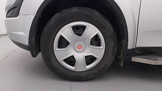 Used 2015 Mahindra XUV500 W6 Diesel Manual tyres LEFT FRONT TYRE RIM VIEW