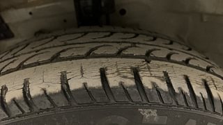 Used 2013 Maruti Suzuki Swift [2011-2017] VXi Petrol Manual tyres LEFT FRONT TYRE TREAD VIEW