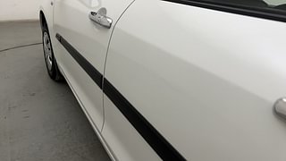 Used 2013 Maruti Suzuki Swift [2011-2017] VXi Petrol Manual dents MINOR SCRATCH