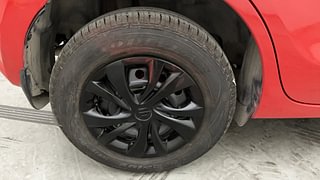 Used 2020 Maruti Suzuki Swift [2017-2021] VXI AMT Petrol Automatic tyres RIGHT REAR TYRE RIM VIEW