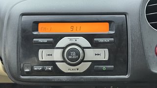 Used 2014 Honda Amaze [2013-2016] 1.2 S i-VTEC Petrol Manual top_features Integrated (in-dash) music system