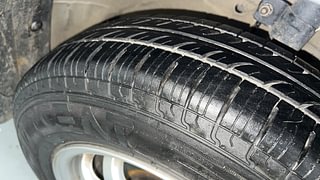 Used 2017 Maruti Suzuki Swift [2011-2017] VDi Diesel Manual tyres RIGHT FRONT TYRE TREAD VIEW