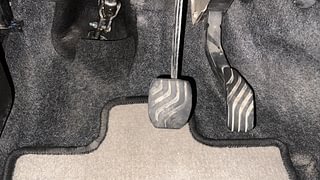 Used 2019 Renault Kwid [2015-2019] 1.0 RXT AMT Opt Petrol Automatic interior PEDALS VIEW