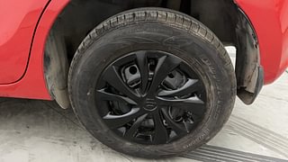 Used 2020 Maruti Suzuki Swift [2017-2021] VXI AMT Petrol Automatic tyres LEFT REAR TYRE RIM VIEW