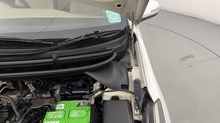Used 2018 Hyundai Elite i20 [2018-2020] Asta CVT Petrol Automatic engine ENGINE LEFT SIDE HINGE & APRON VIEW