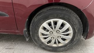 Used 2015 hyundai i10 Sportz 1.1 Petrol Petrol Manual tyres RIGHT FRONT TYRE RIM VIEW