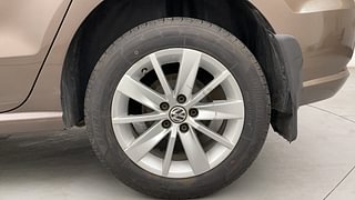 Used 2018 Volkswagen Ameo [2017-2020] Highline Plus 1.5L AT (D) Diesel Automatic tyres LEFT REAR TYRE RIM VIEW