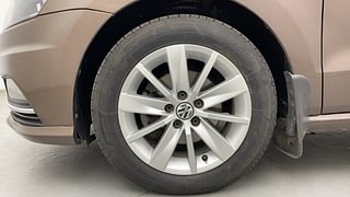 Used 2018 Volkswagen Ameo [2017-2020] Highline Plus 1.5L AT (D) Diesel Automatic tyres LEFT FRONT TYRE RIM VIEW