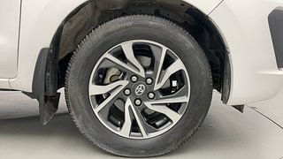 Used 2022 Toyota Innova Crysta 2.7 GX 7 STR Petrol Manual tyres RIGHT FRONT TYRE RIM VIEW