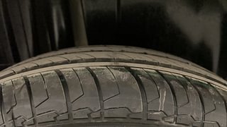 Used 2013 Maruti Suzuki Swift [2011-2017] VXi Petrol Manual tyres RIGHT REAR TYRE TREAD VIEW