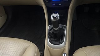 Used 2012 Hyundai Verna [2011-2015] 1.6 VTVT SX Opt CNG (Outside Fitted) Petrol+cng Manual interior GEAR  KNOB VIEW