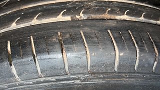 Used 2019 Hyundai Elite i20 [2018-2020] Sportz Plus CVT Petrol Automatic tyres RIGHT REAR TYRE TREAD VIEW