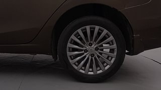 Used 2018 maruti-suzuki Ciaz Alpha Petrol AT Petrol Automatic tyres LEFT REAR TYRE RIM VIEW