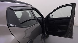 Used 2017 Renault Kwid [2015-2019] 1.0 RXT AMT Opt Petrol Automatic interior RIGHT FRONT DOOR OPEN VIEW