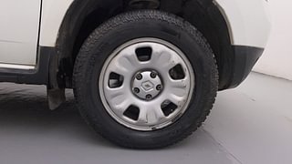 Used 2015 Renault Duster [2012-2015] RxL Petrol Petrol Manual tyres RIGHT FRONT TYRE RIM VIEW