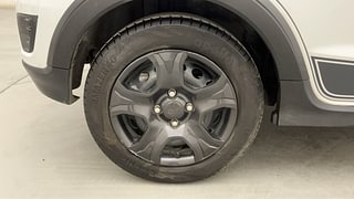 Used 2019 Ford Freestyle [2017-2021] Trend Plus 1.2 Ti-VCT Petrol Manual tyres RIGHT REAR TYRE RIM VIEW