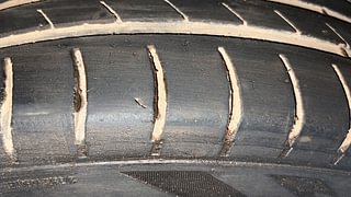 Used 2019 Hyundai Elite i20 [2018-2020] Sportz Plus CVT Petrol Automatic tyres RIGHT FRONT TYRE TREAD VIEW