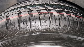Used 2014 Honda Amaze [2013-2016] 1.2 S i-VTEC Petrol Manual tyres RIGHT REAR TYRE TREAD VIEW