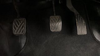 Used 2013 Maruti Suzuki Swift [2011-2017] VXi Petrol Manual interior PEDALS VIEW