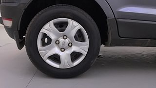Used 2016 Ford EcoSport [2015-2017] Trend+ 1.0L EcoBoost Petrol Manual tyres RIGHT REAR TYRE RIM VIEW