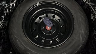 Used 2020 Maruti Suzuki Swift [2017-2021] VXI AMT Petrol Automatic tyres SPARE TYRE VIEW
